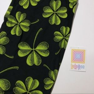 LuLaRoe St Patrick’s Day Shamrock leggings TC2 ☘️